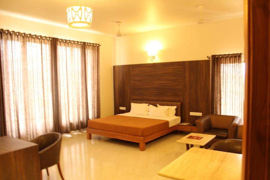 Hotel Grand 3D Bhuj Room photo