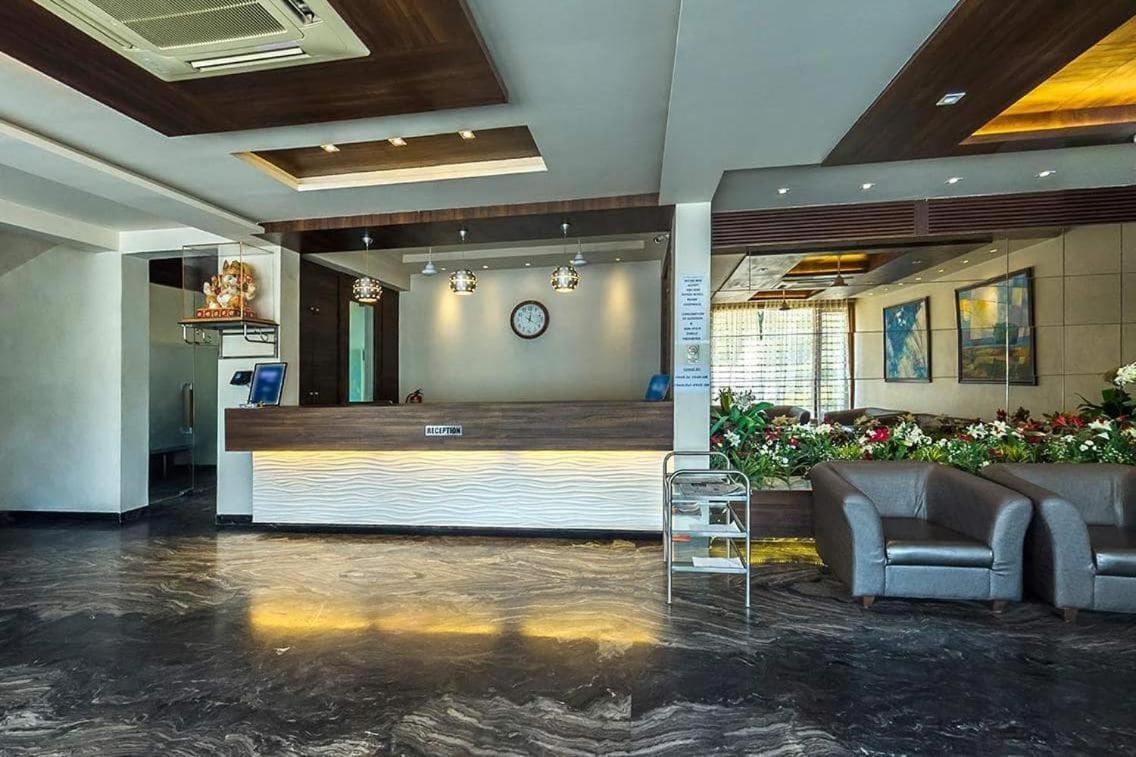 Hotel Grand 3D Bhuj Exterior photo